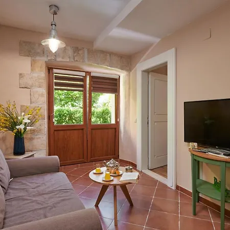 公寓 Borna 察夫塔特