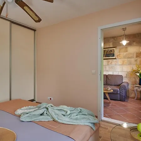 Borna * 察夫塔特